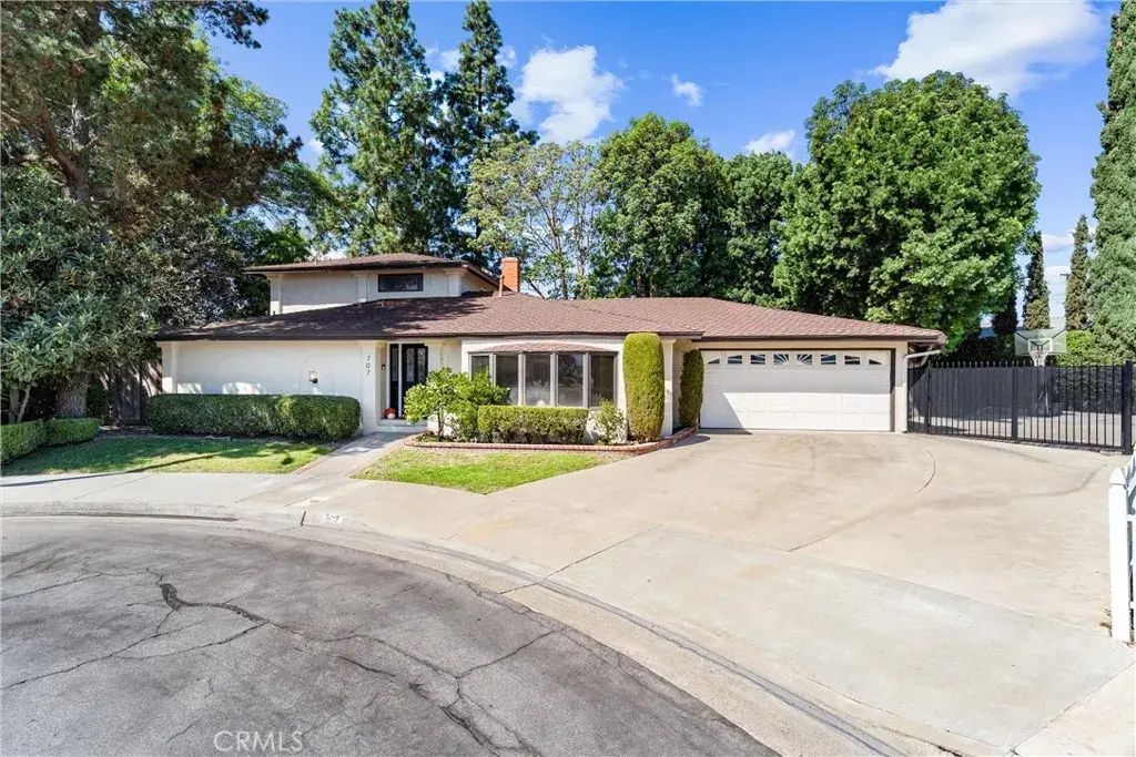 707 E Tularosa, Orange