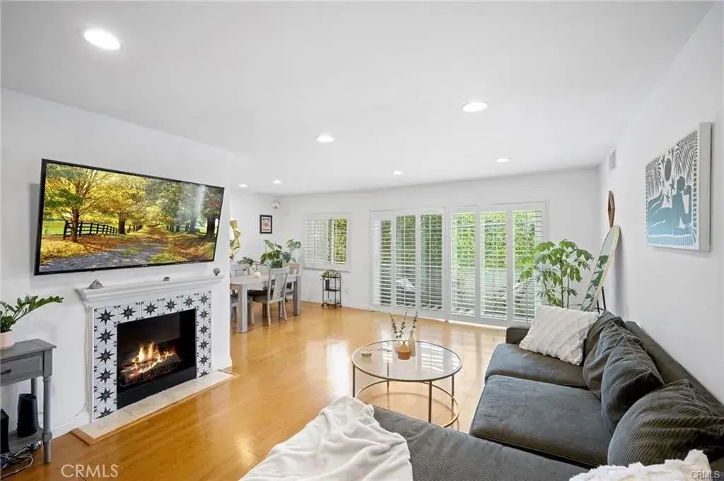 2345 Roscomare Rd 306, Bel Air
