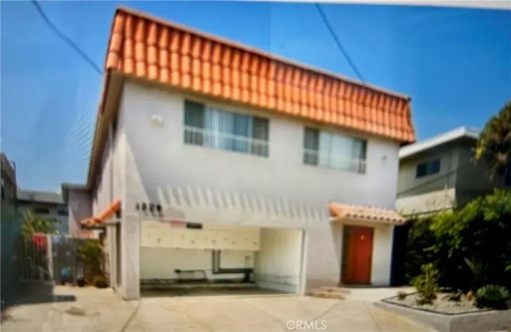 1329 S Saltair, West Los Angeles