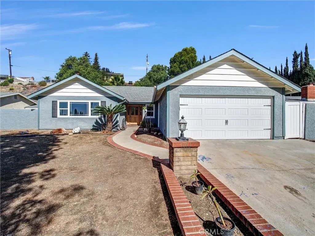 351 Glenoaks, Brea