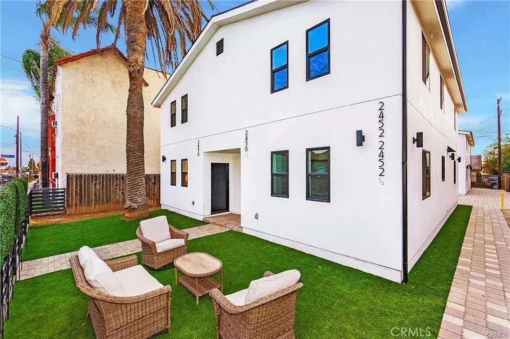2452 Boulder St, Los Angeles