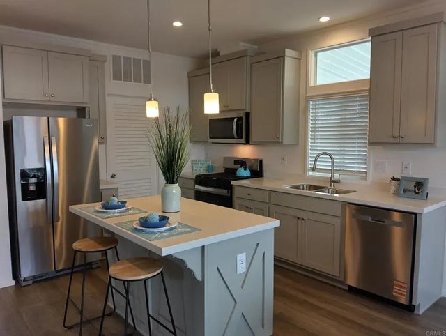 718 Sycamore 195, Vista