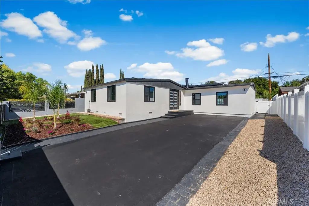 8600 Colbath Street, Panorama City