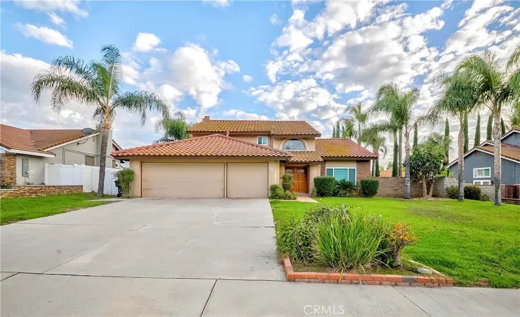 267 Gracefield, Riverside