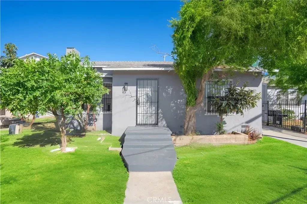 11008 Willowbrook Avenue, Los Angeles