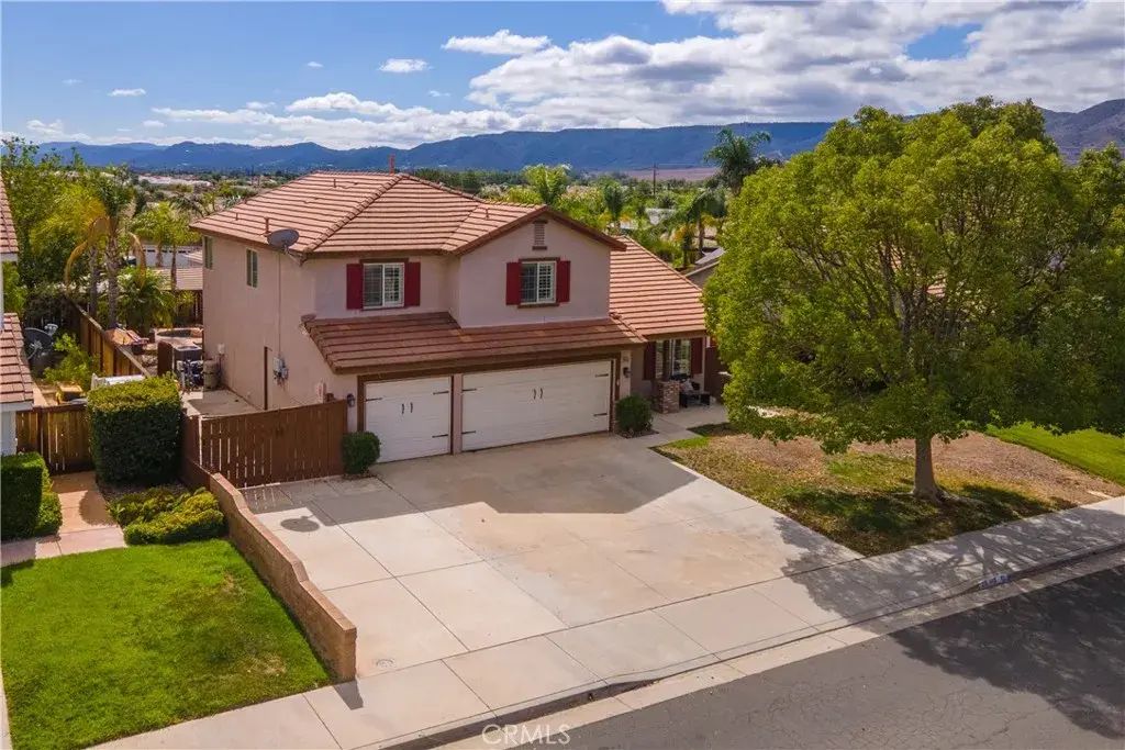23513 Mountain Breeze Dr, Murrieta