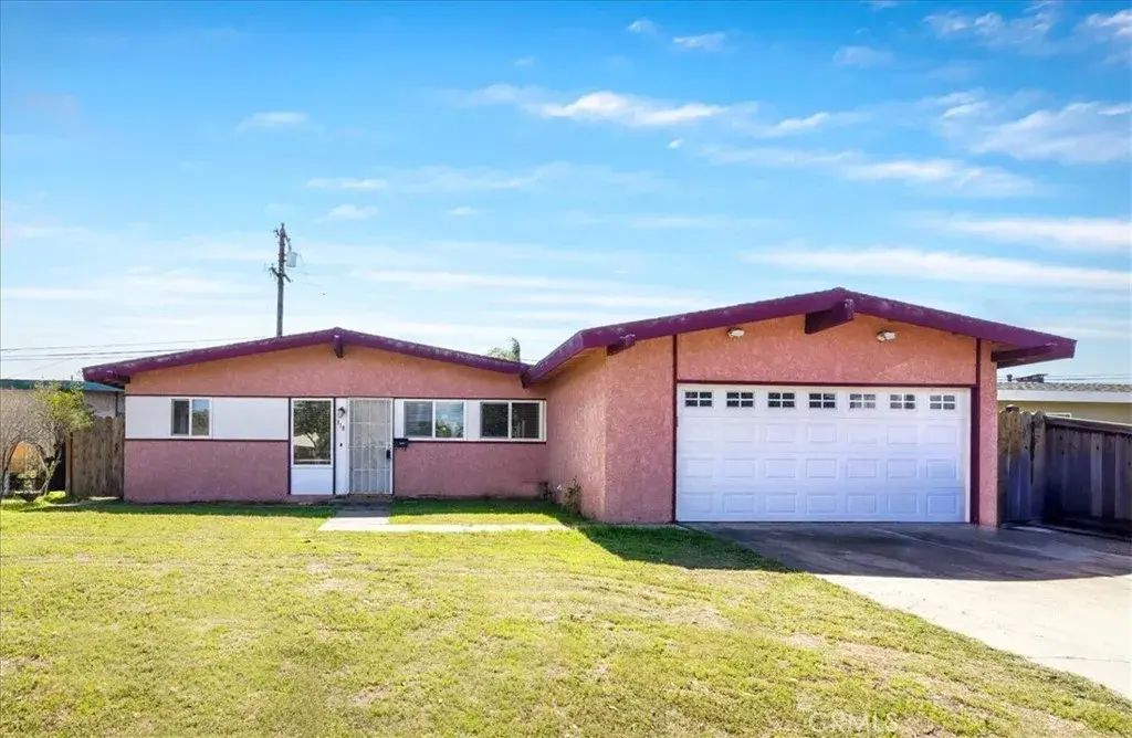 318 W Taylor Street, Santa Maria
