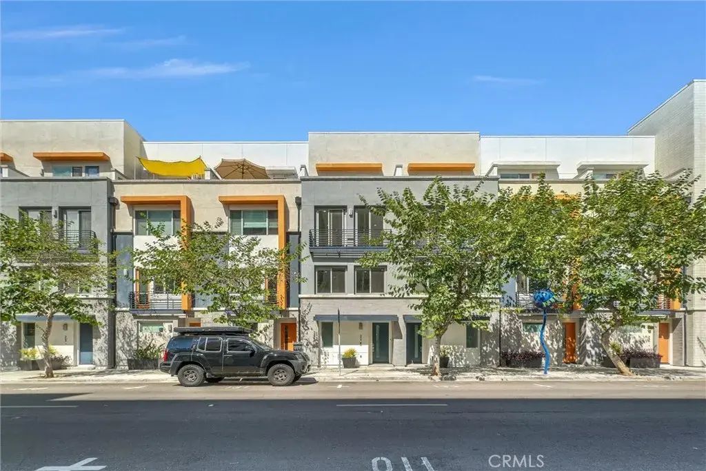 359 E Broadway, Long Beach