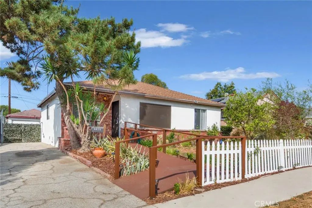 6025 Willowcrest Avenue, North Hollywood