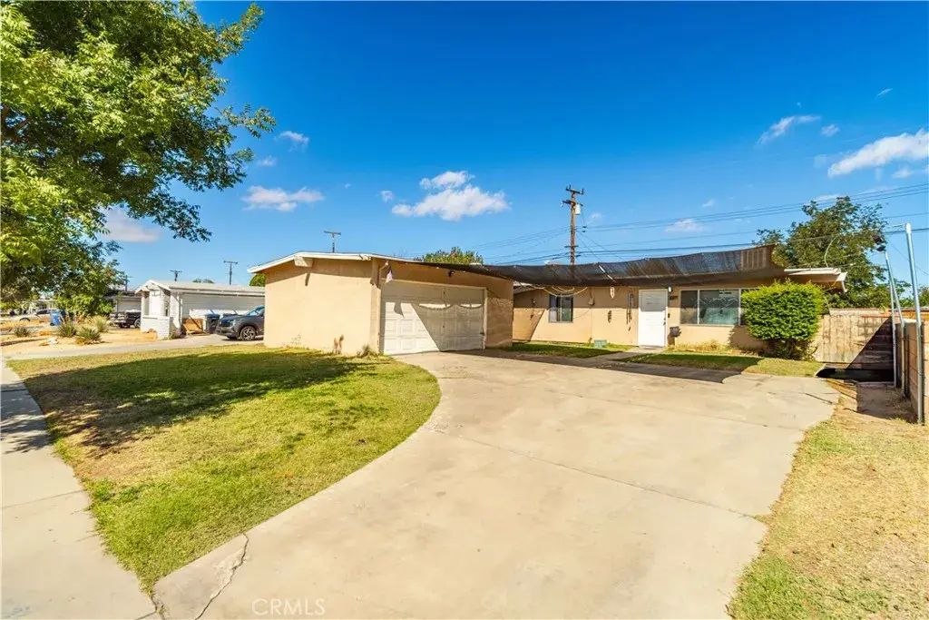 1029 W Avenue H5, Lancaster