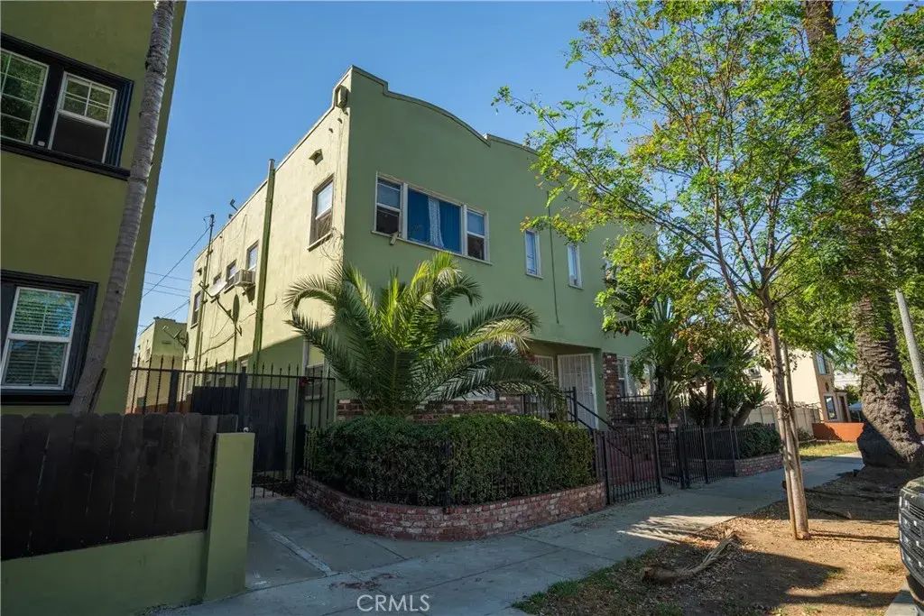 1471 Chestnut, Long Beach