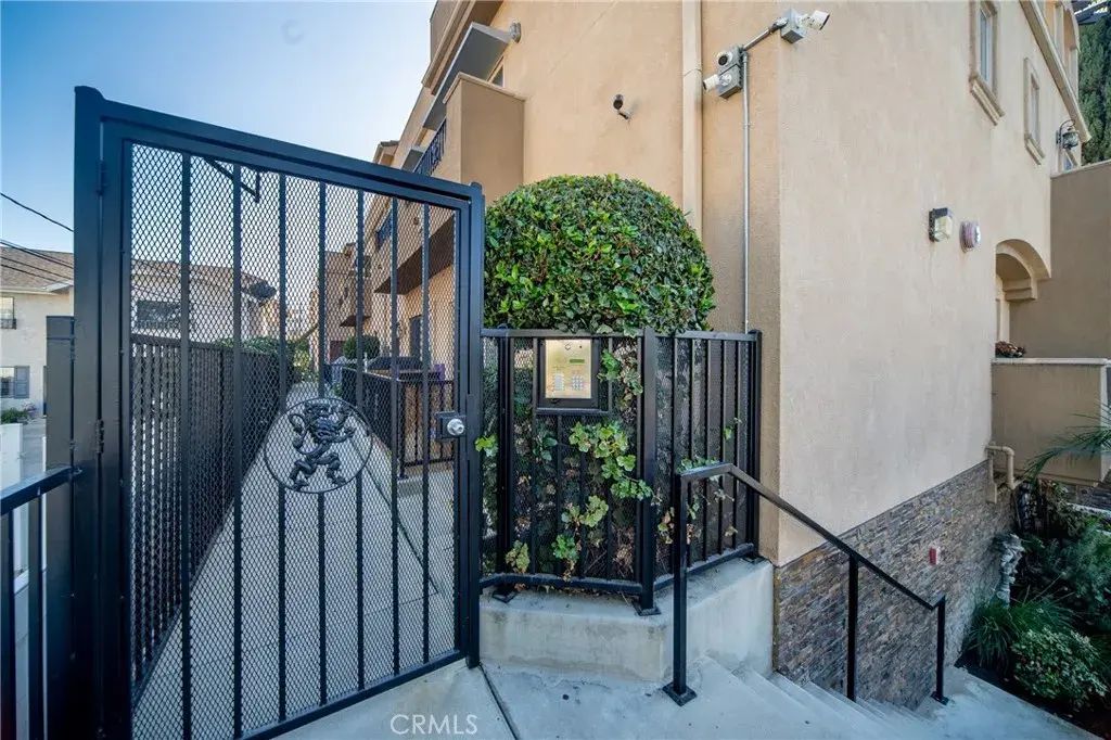10808 Kling Street 5, Toluca Lake