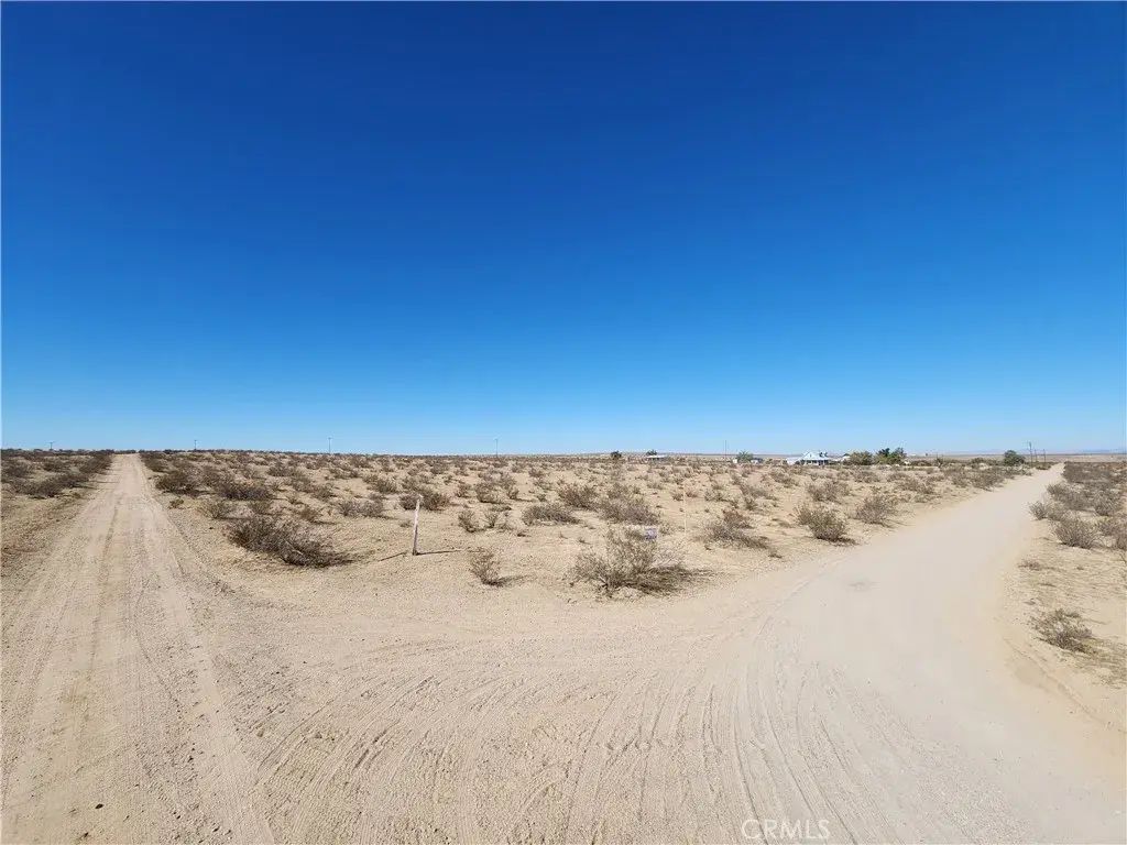 17000 Bonanza, Helendale