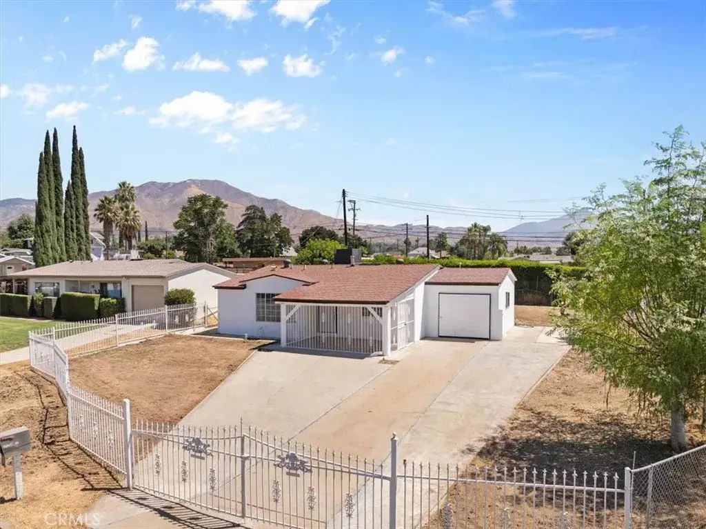 27256 13th, Highland
