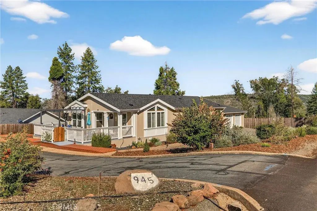 945 Waggoner, Paradise