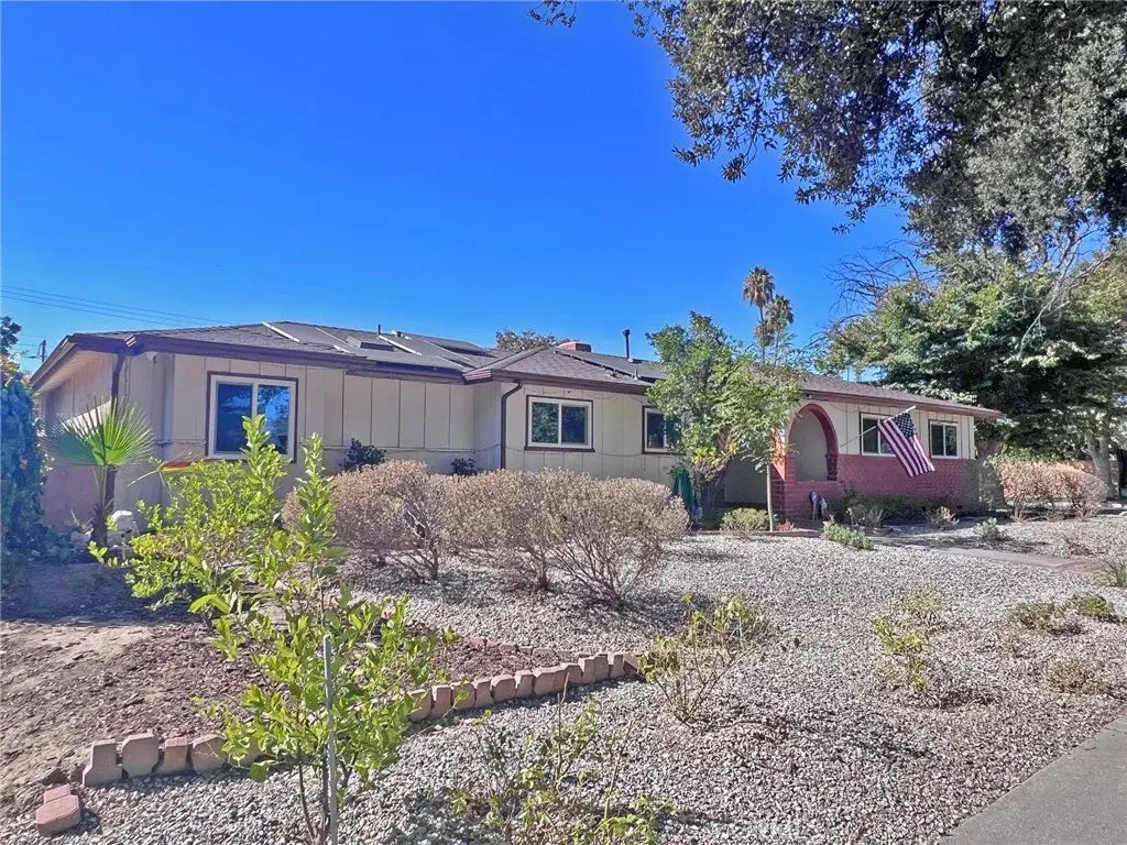 10053 Babbitt, Northridge