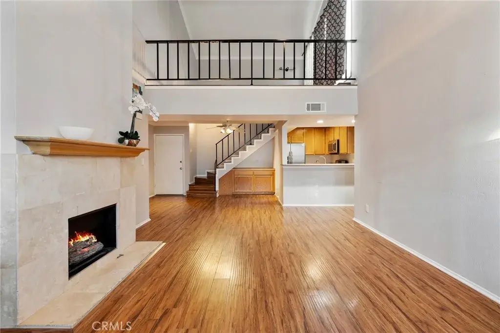5325 Newcastle Avenue 319, Encino
