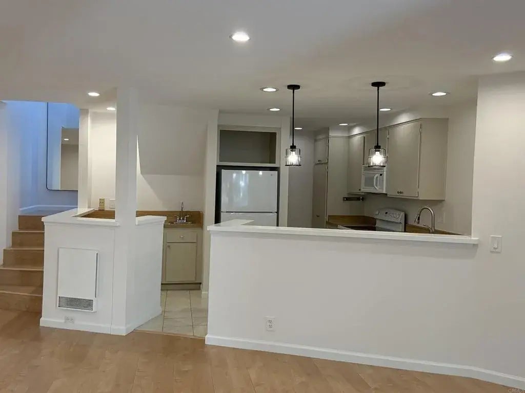 8470 Via Sonoma 31, La Jolla