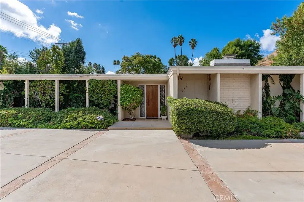 20300 Angelina Place, Woodland Hills