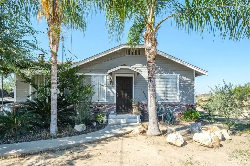 40283 Road 40, Dinuba