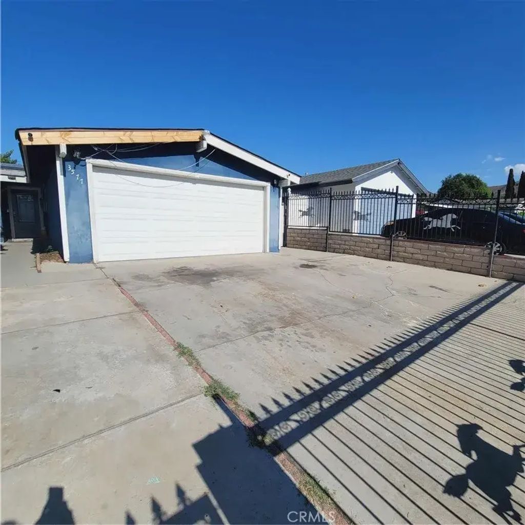 3577 Briarvale, Corona