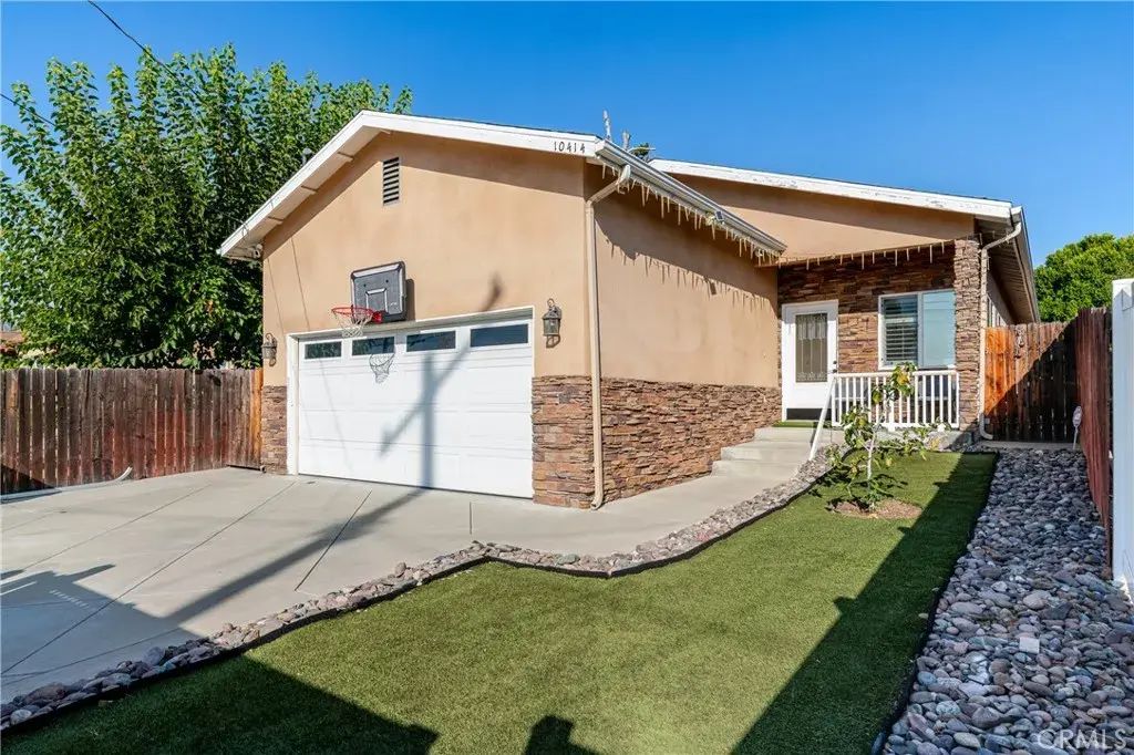 10414 Whitegate Avenue, Sunland
