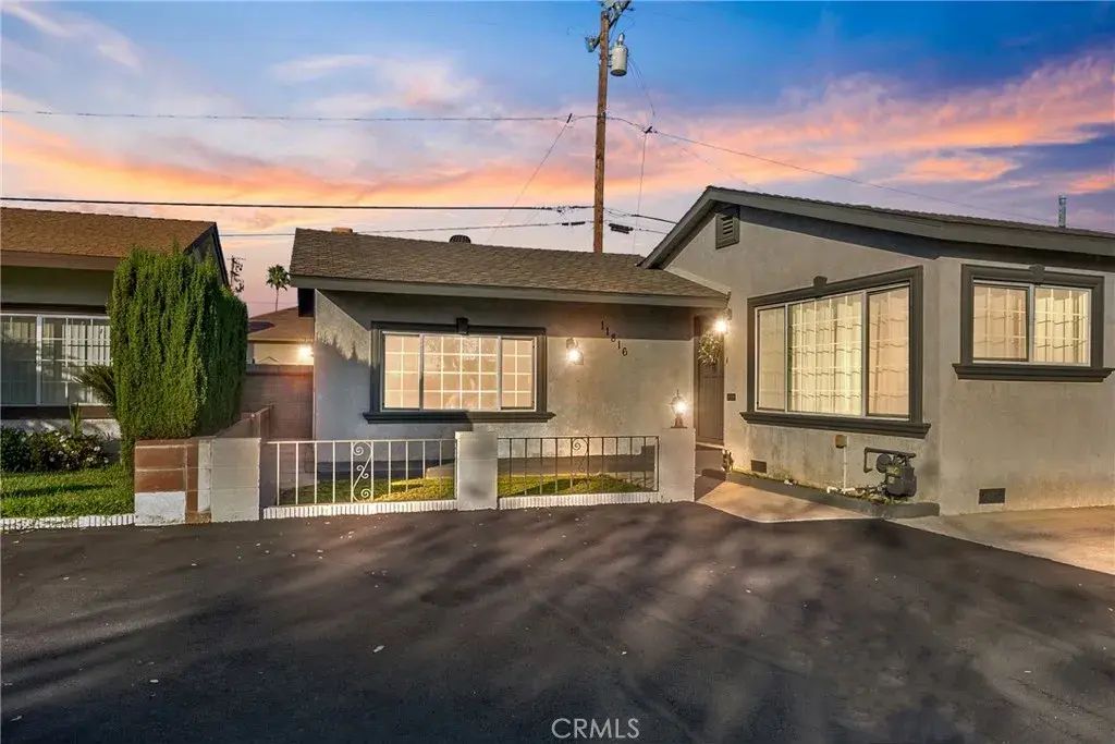 11816 La Reina, Downey