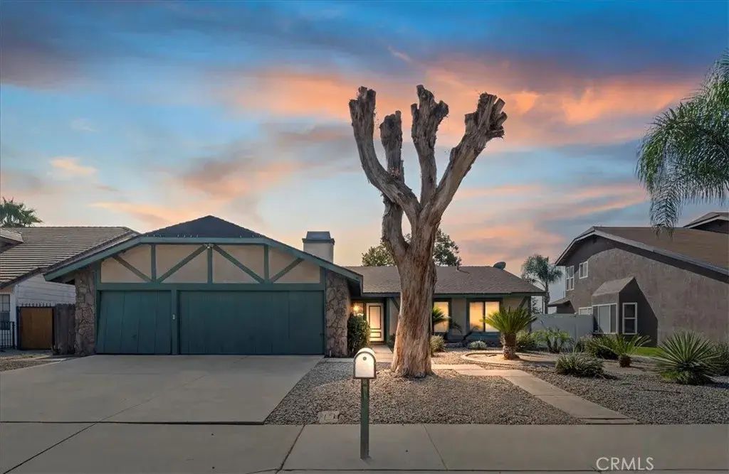 8276 Yearling, Jurupa Valley