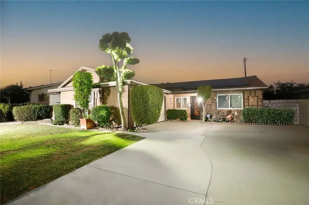 10226 Amboy, Pacoima