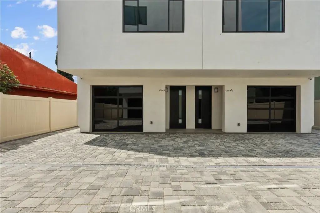 13944 Vanowen, Van Nuys