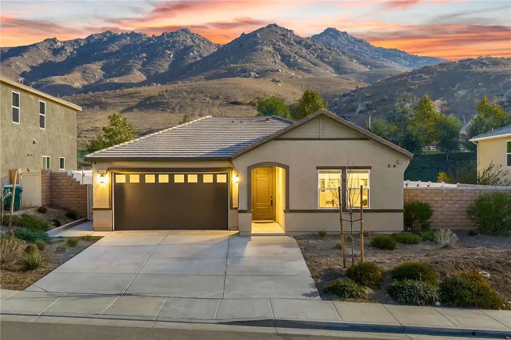 20565 Lost Creek Road, Riverside