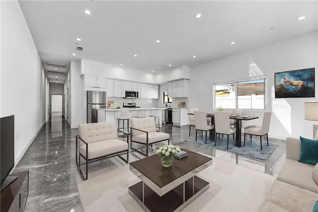 6827 Ranchito Avenue, Van Nuys