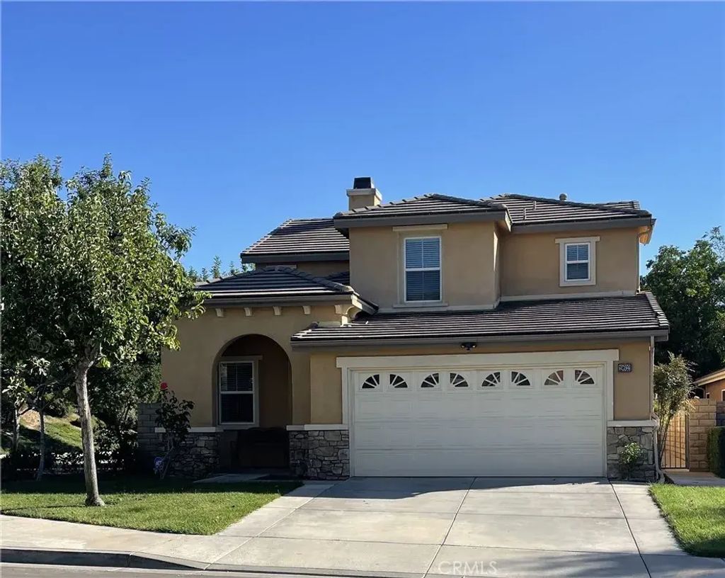 19602 Edmonds Place, Saugus