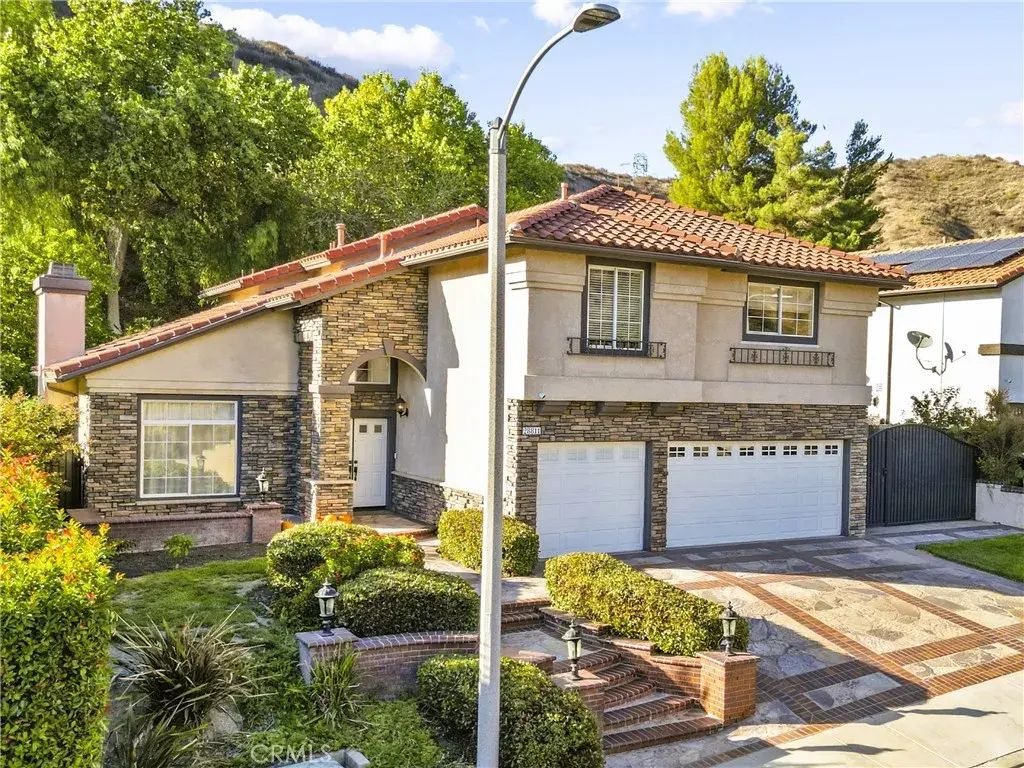 28811 Park Woodland Place, Saugus