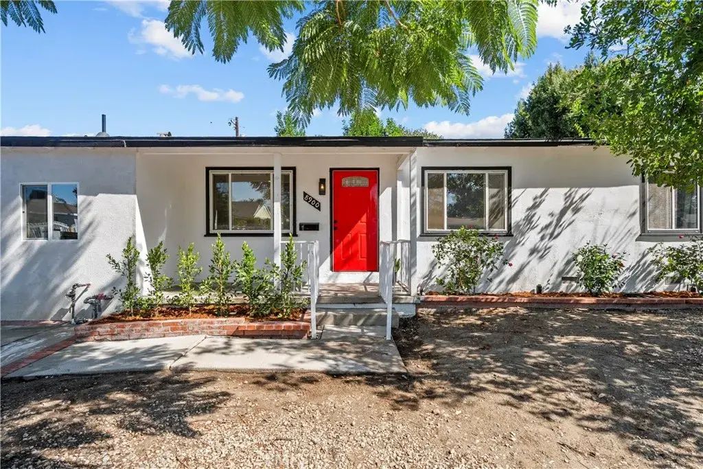 8900 Hazeltine Ave, Panorama City