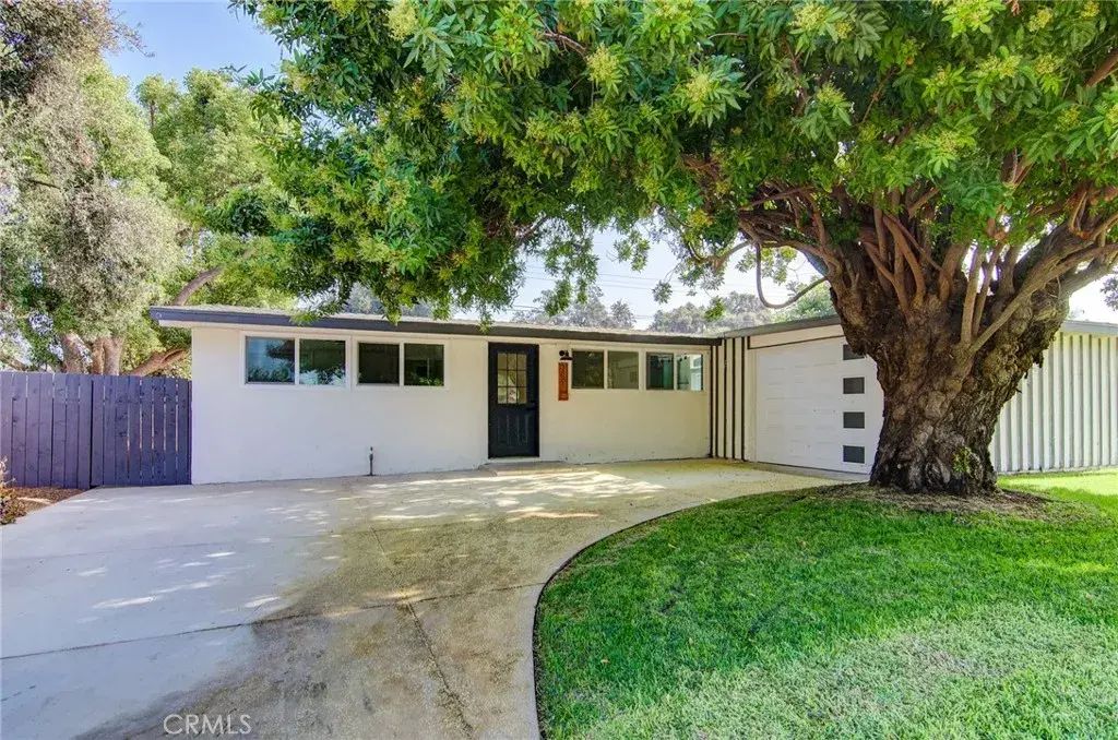 3881 Manchester Place, Riverside