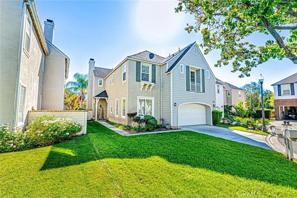 27104 Breakers, Valencia