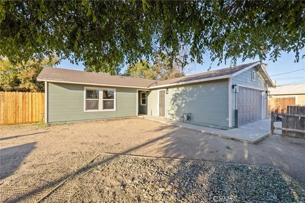 200 E Warren Avenue, Bakersfield