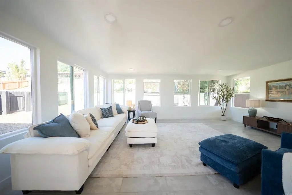 6391 Estrella Avenue, 