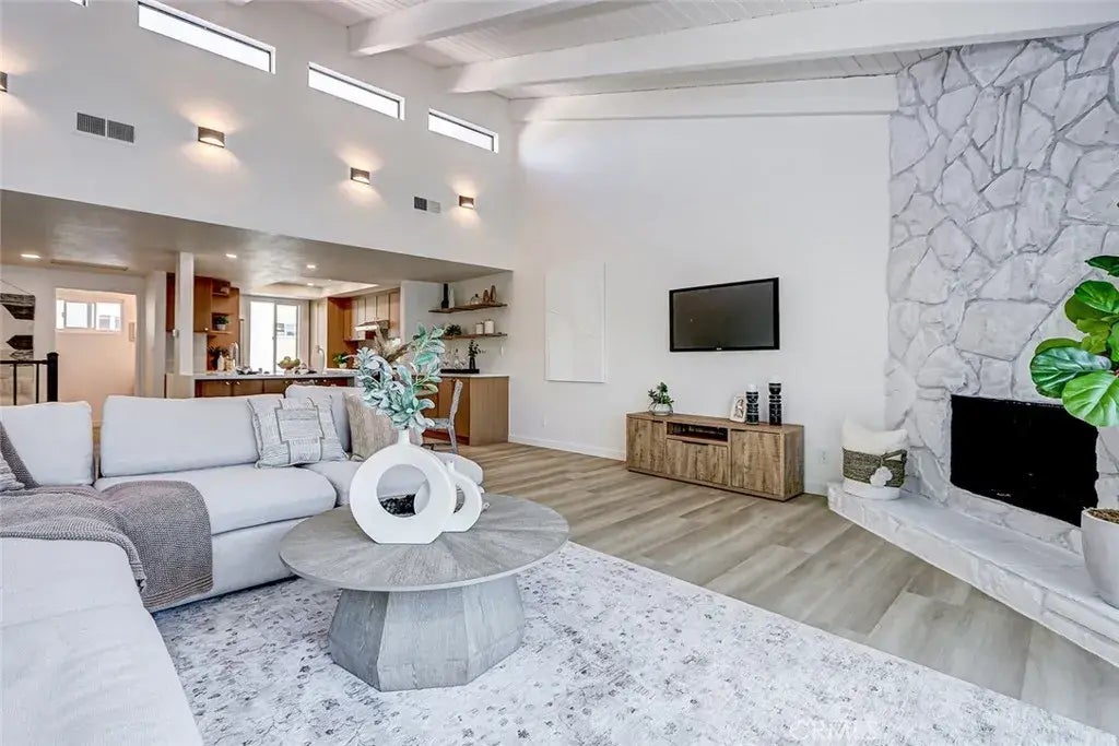 848 1st Street, Hermosa Beach