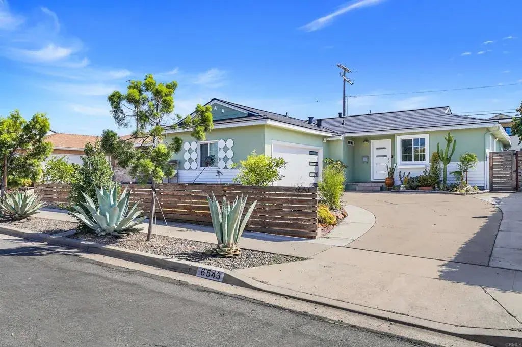 6543 Carthage Street, 