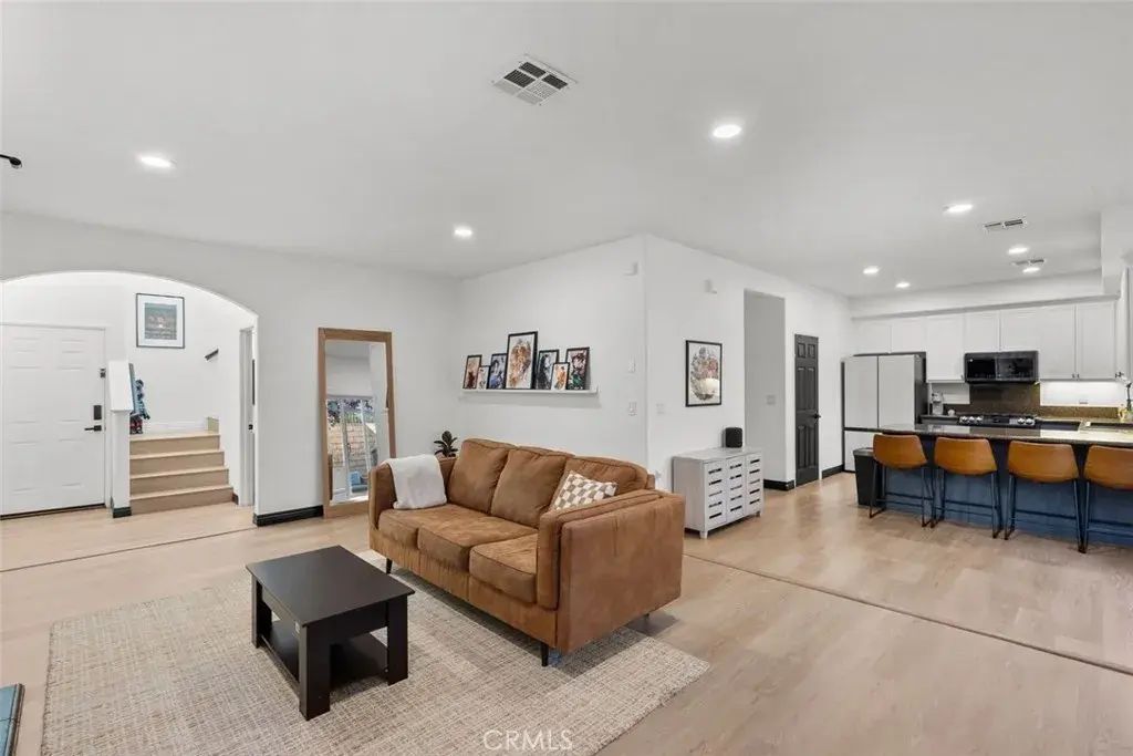 13372 Hyland, Sylmar