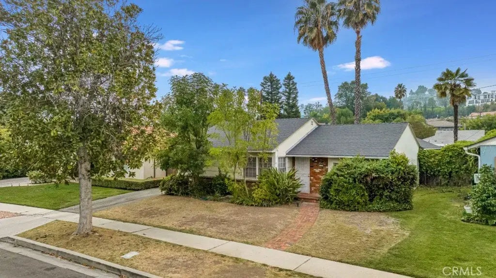 18234 Sugarman Street, Tarzana