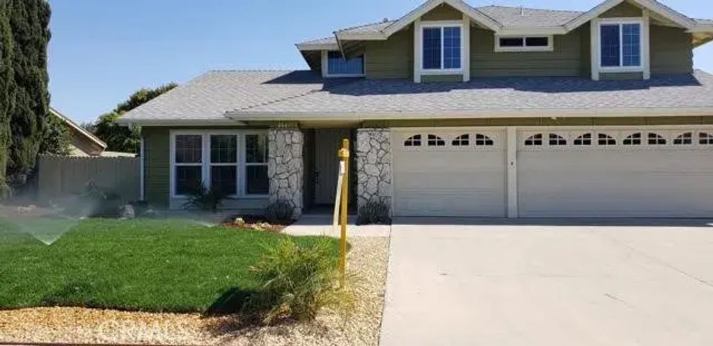444 Fallen Leaf, Camarillo