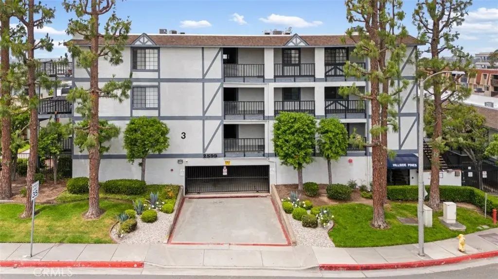 2599 Walnut, Signal Hill