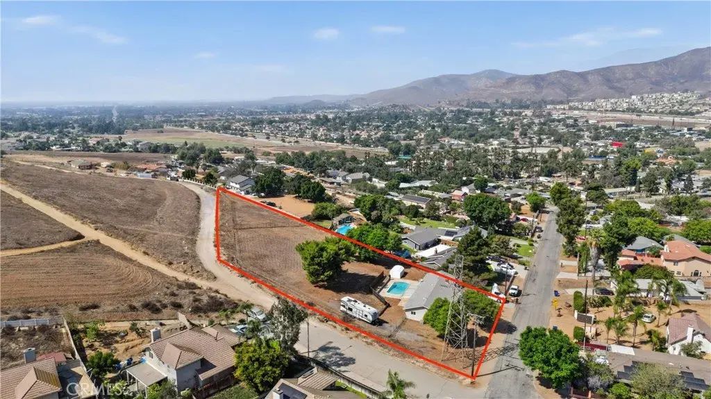 4615 Fairbanks, Jurupa Valley
