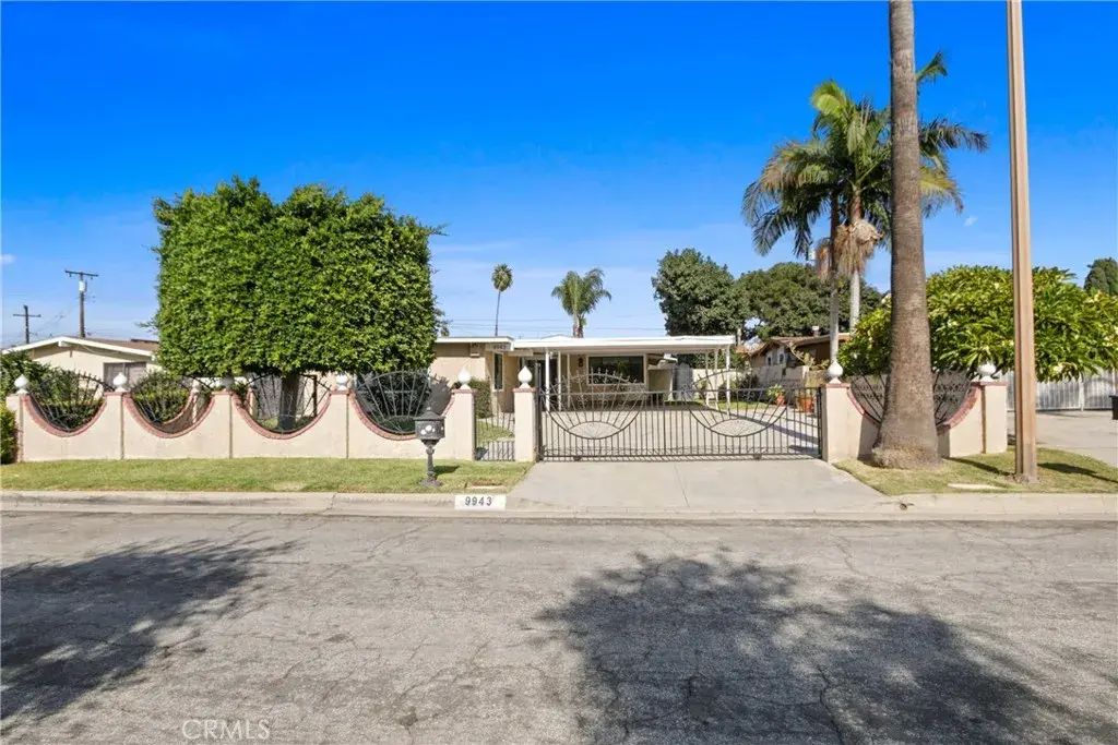 9943 Noyes Street, Whittier