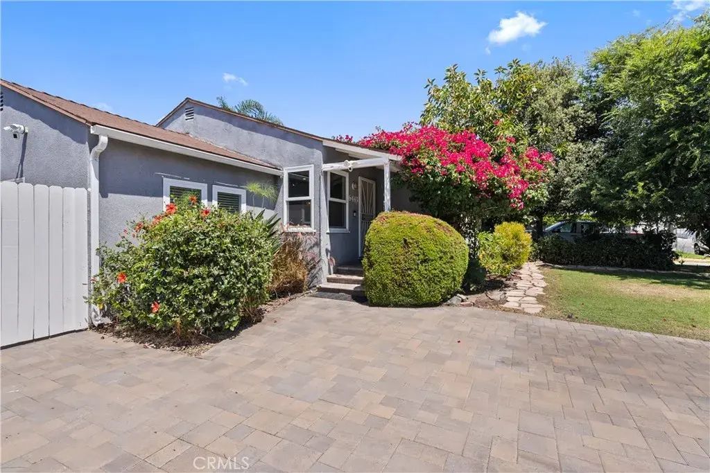 6443 Bakman, North Hollywood