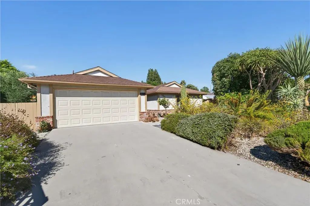 8650 Collett Avenue, North Hills