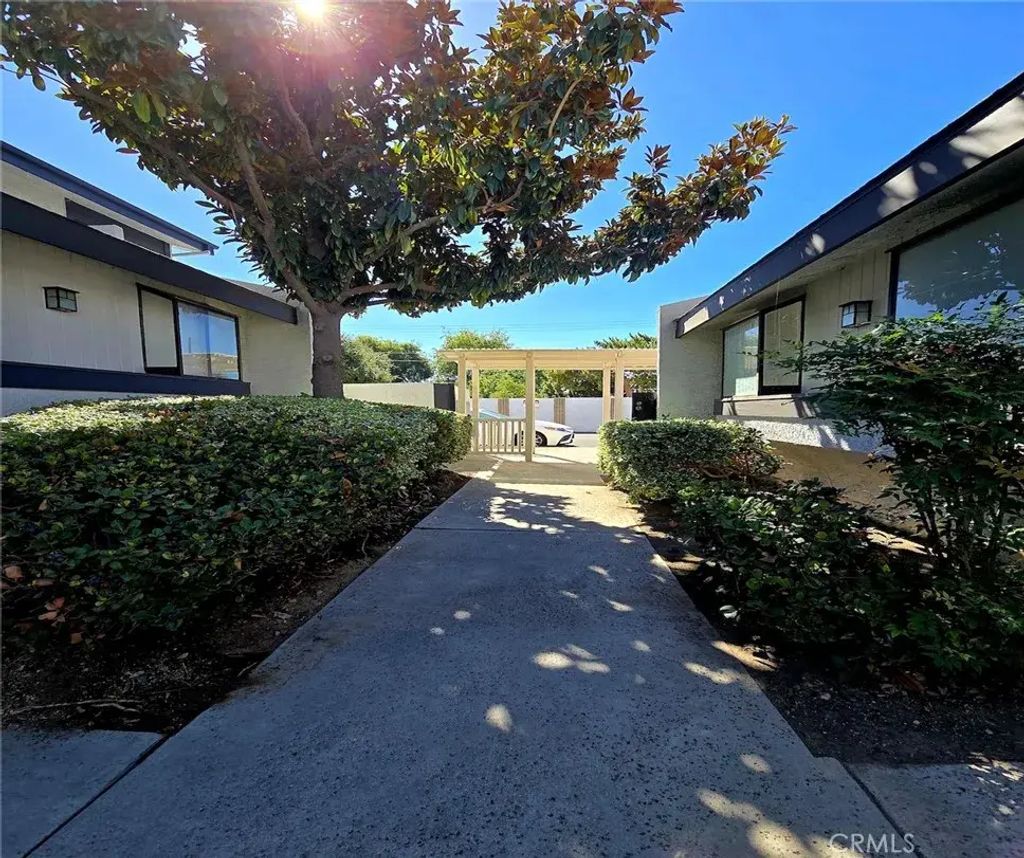 20821 E Calora E1, Covina